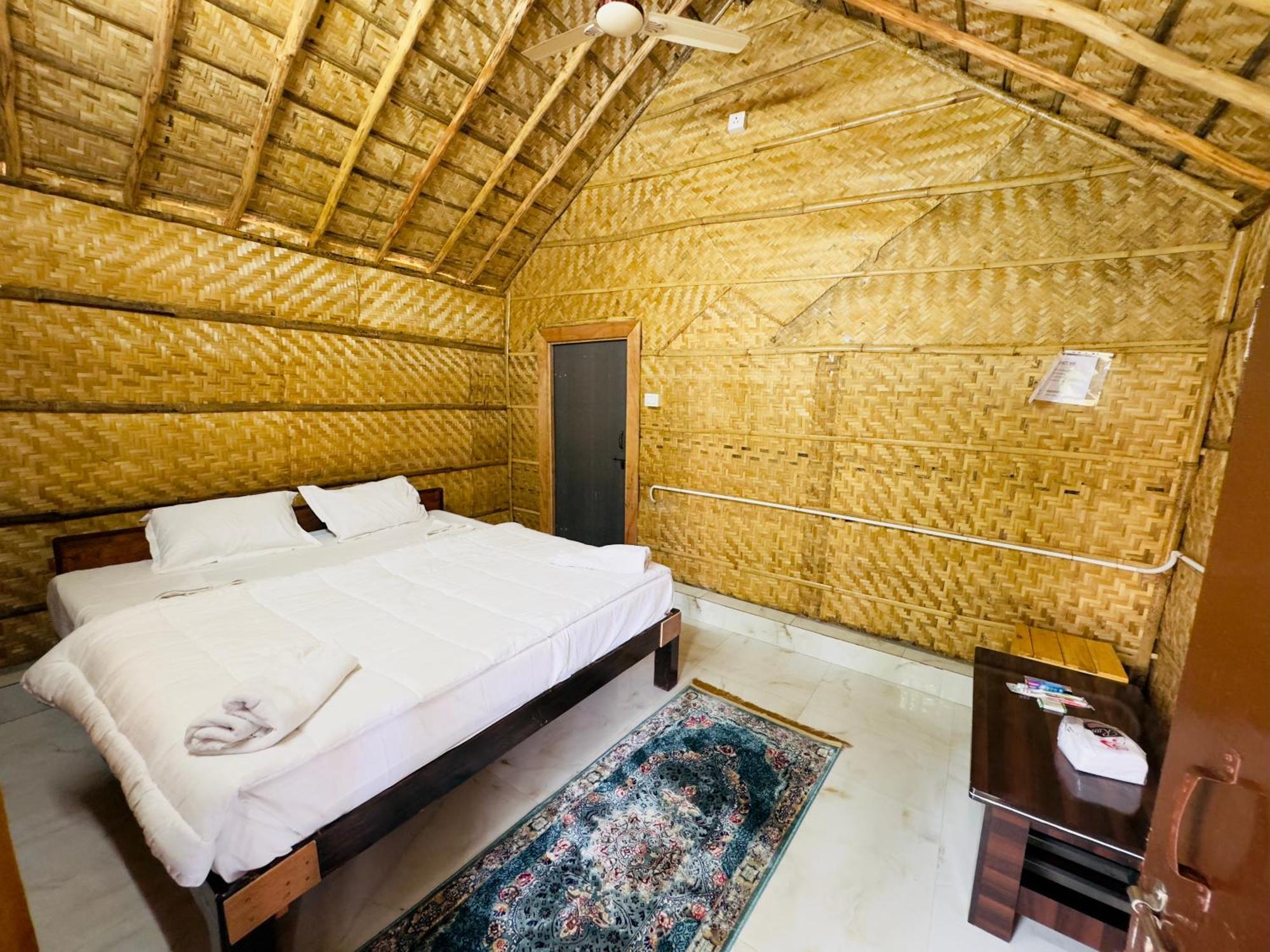 Tamarind Tree Way Side Amenities Hotel Hospet Buitenkant foto